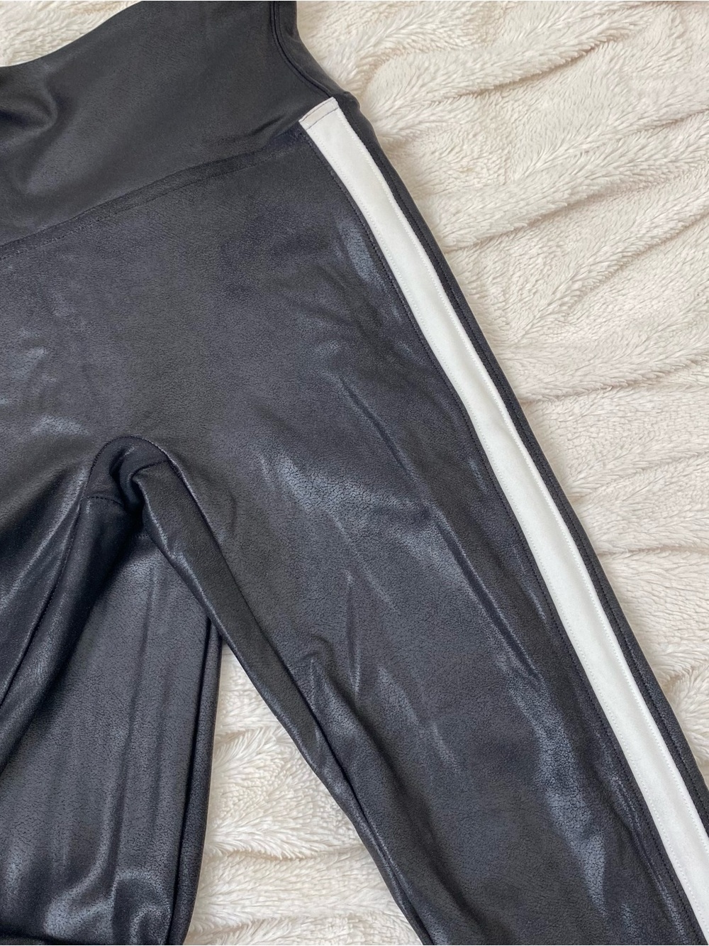 Spanx Faux Leather Side Stripe Leggings black Sz S - Picture 5 of 7